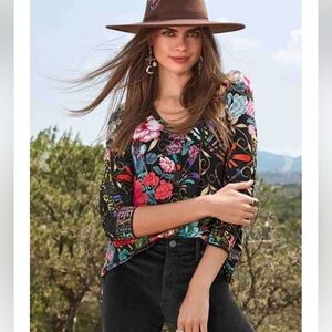 Johnny Was Peace Favorite Long Sleeve V-Neck Floral Art to Wear Boho Size XXS